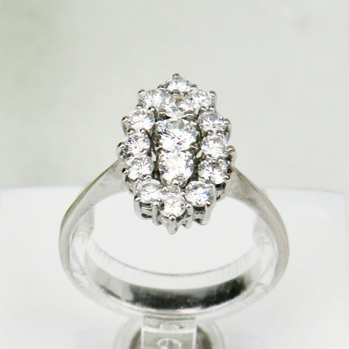 Bague 57 Bague en or blanc 14 carats avec diamants 58 Facettes 2832