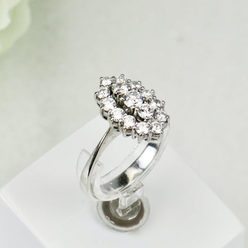 Bague 57 Bague en or blanc 14 carats avec diamants 58 Facettes 2832