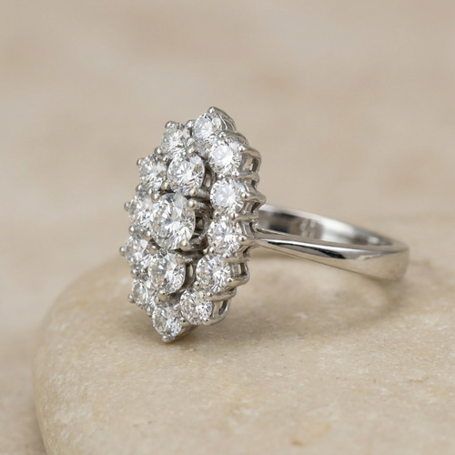 Bague 57 Bague en or blanc 14 carats avec diamants 58 Facettes 2832