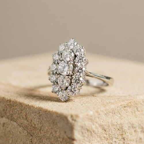 Bague 57 Bague en or blanc 14 carats avec diamants 58 Facettes 2832
