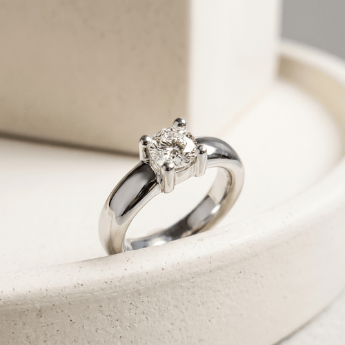 Bague 52 Solitaire - Bague en or blanc avec diamant brillant 58 Facettes 2343
