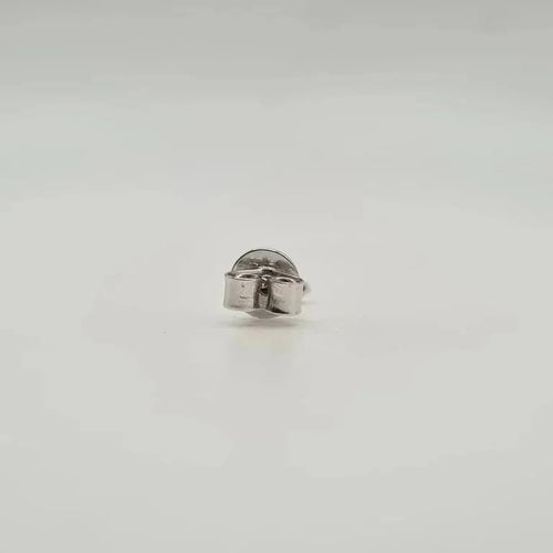 Boucles d'oreilles Boucle d’oreille puce en or blanc 18 carats et diamant navette 58 Facettes