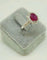 Bague 54 Bague en Or blanc, rubis et de diamants 58 Facettes