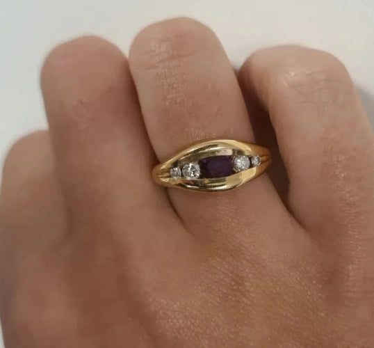 Bague 50 Bague en or jaune, rubis et diamants 58 Facettes