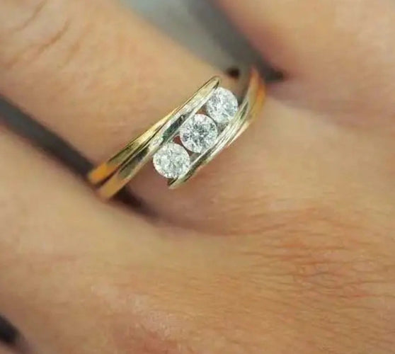 Bague 57 Bague lien en or jaune 18 carats et diamants 58 Facettes