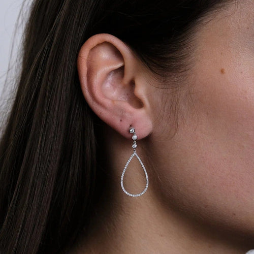 Boucles d'oreilles Boucles d'oreilles en or blanc et diamants 58 Facettes