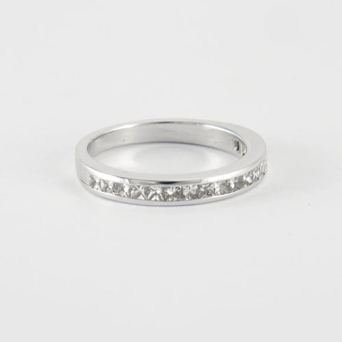Bague 54 Bague en or blanc 18 carats et diamants 58 Facettes