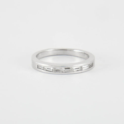 Bague 53 Bague en or blanc 18 carats et diamants 58 Facettes