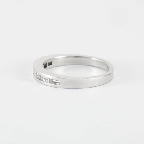 Bague 53 Bague en or blanc 18 carats et diamants 58 Facettes