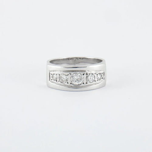 Bague 53 Bague en or blanc & diamants 58 Facettes