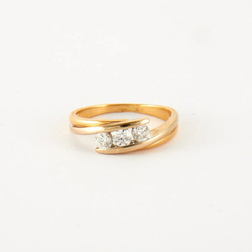 Bague 57 Bague en or jaune 18 ct et diamants 58 Facettes