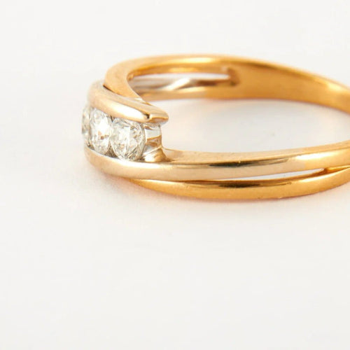 Bague 57 Bague en or jaune 18 ct et diamants 58 Facettes