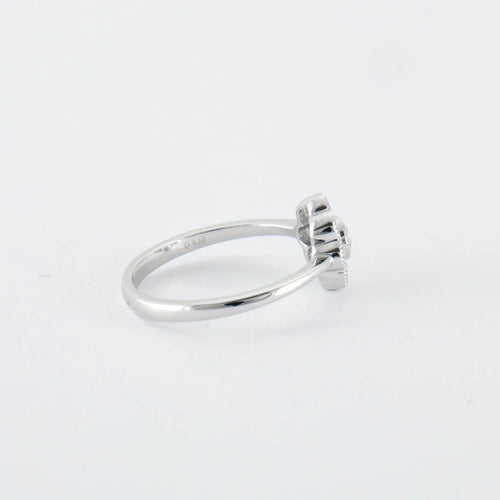 Bague 53 Bague en or blanc 18 ct et diamants 58 Facettes