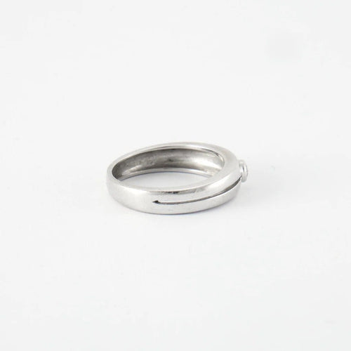 Bague 48 Bague en or blanc 18 ct et diamants 58 Facettes