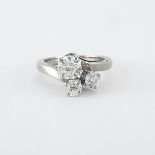 Bague 50 Bague en or blanc 18 ct et diamants 58 Facettes