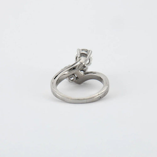 Bague 50 Bague en or blanc 18 ct et diamants 58 Facettes