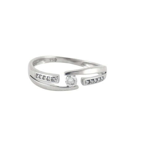 Bague 52 Bague en or blanc et diamants 58 Facettes