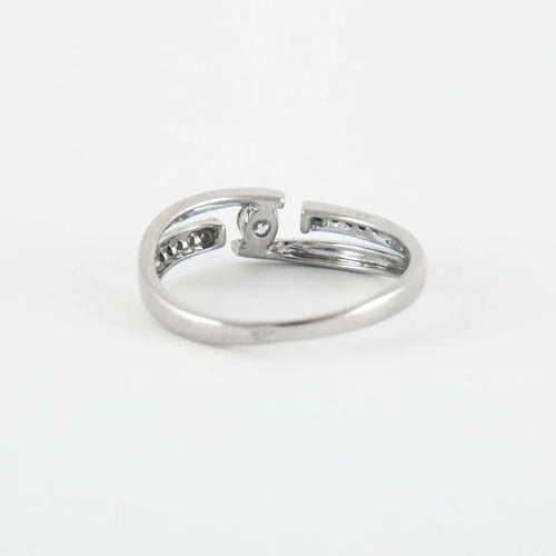 Bague 52 Bague en or blanc et diamants 58 Facettes