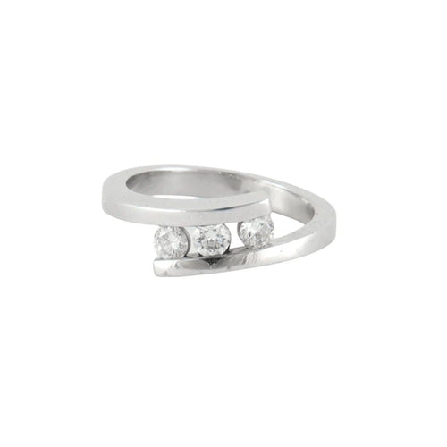 Bague 54 Bague trilogie en or blanc et diamants 58 Facettes