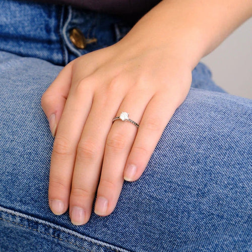 Bague 54 Bague en or blanc 14 carats, diamants noirs et blanc 58 Facettes