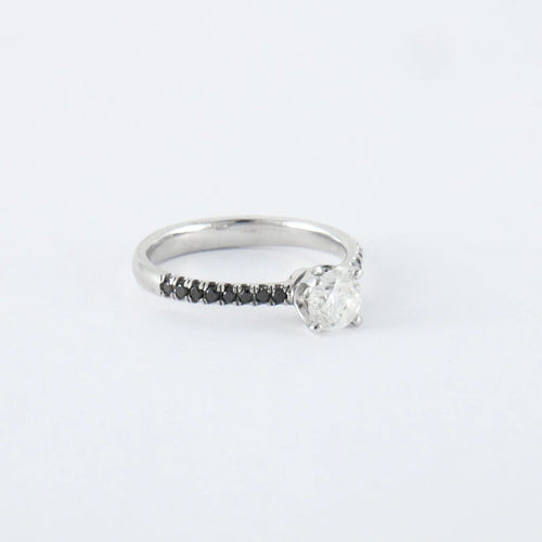 Bague 54 Bague en or blanc 14 carats, diamants noirs et blanc 58 Facettes