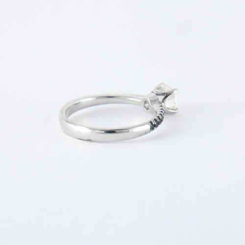 Bague 54 Bague en or blanc 14 carats, diamants noirs et blanc 58 Facettes
