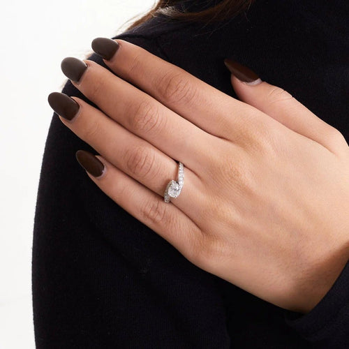 Bague 50.5 Bague en or blanc 18 carats et diamants 58 Facettes