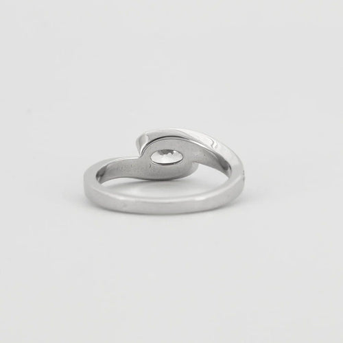 Bague 50.5 Bague en or blanc 18 carats et diamants 58 Facettes