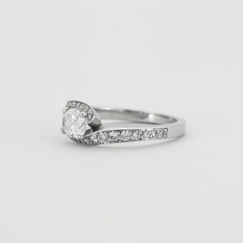 Bague 50.5 Bague en or blanc 18 carats et diamants 58 Facettes