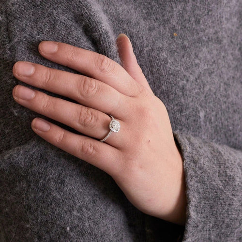 Bague 51 Bague en or blanc 18 carats et diamants 58 Facettes