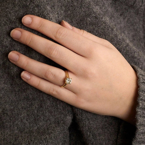 Bague 51 Bague solitaire en or jaune 18 ct et diamant 58 Facettes