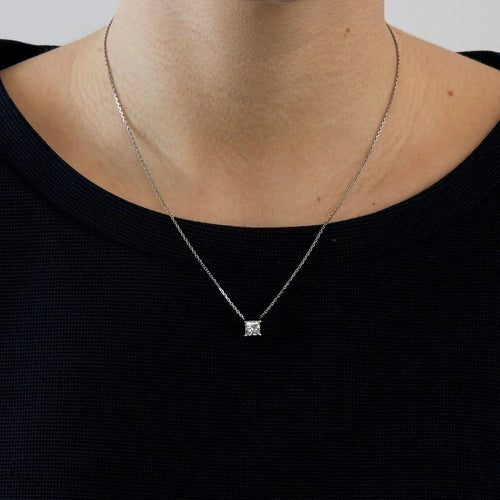Collier Collier en or blanc 18 carats et diamant princesse 58 Facettes