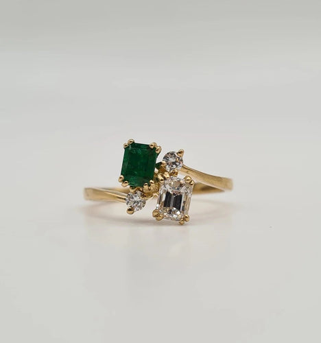 Bague 49.5 Bague en or jaune 18 carats, émeraude et diamants 58 Facettes