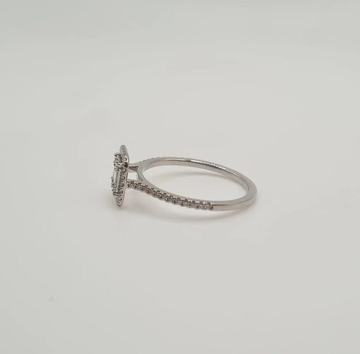 Bague 53 Bague en or blanc sertie de diamants baguettes 58 Facettes