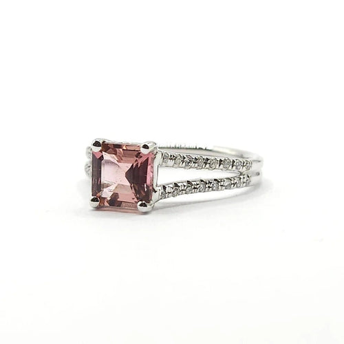 Bague 49 Bague en or blanc 18 carats, tourmaline et diamants 58 Facettes