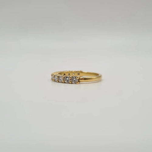 Bague 52 Demi-alliance en or jaune et diamants 58 Facettes