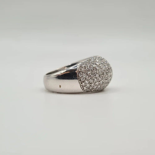 Bague 54.5 Bague bombée en or blanc et diamants 58 Facettes
