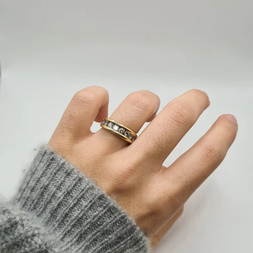 Bague 53 Demi-alliance en or jaune et diamants naturels 58 Facettes