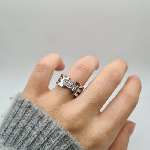 Bague 53 Bague en or blanc 18 carats et diamants 58 Facettes