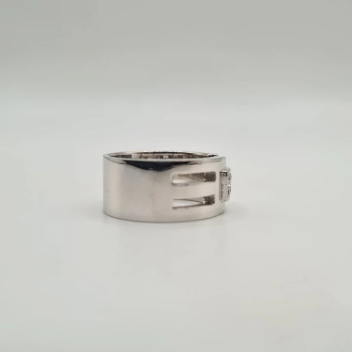 Bague 53 Bague en or blanc 18 carats et diamants 58 Facettes