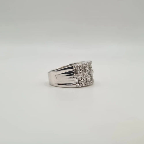 Bague 53 Bague en or blanc et diamants baguette et ronds 58 Facettes