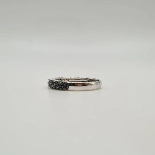 Bague 54 Bague en or blanc et diamants blancs et noirs 58 Facettes