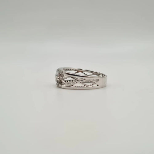 Bague 56 Bague en or blanc 18 carats et diamants 58 Facettes