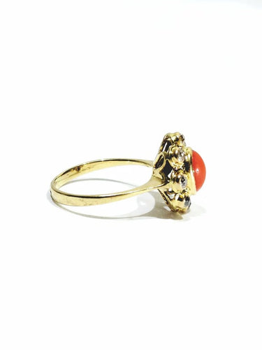 Bague 58 Bague en or jaune 18 carats, diamants et corail rouge 58 Facettes