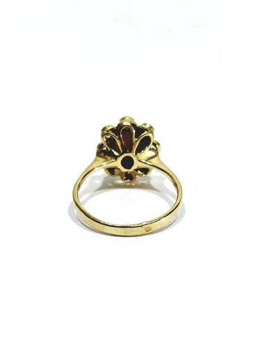 Bague 58 Bague en or jaune 18 carats avec diamants et corail rouge 58 Facettes