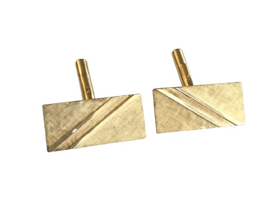 c966451f-587c-4a10-e187-ba0f0a183400