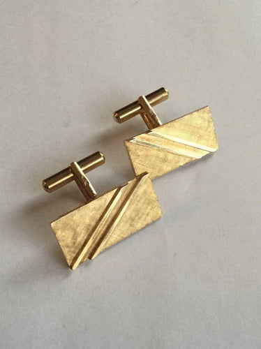 d68cb671-881f-481a-5e46-12df0cbaf900