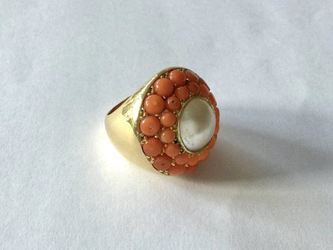Bague 50.5 Bague en or jaune 18 carats avec perle et corail 58 Facettes 626374