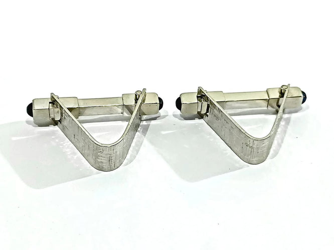 c006f5d3-0e06-4c11-5cd1-f25f7827a100