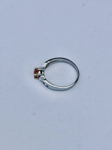 Bague 57 Bague en or blanc 18 carats avec citrine et diamants 58 Facettes